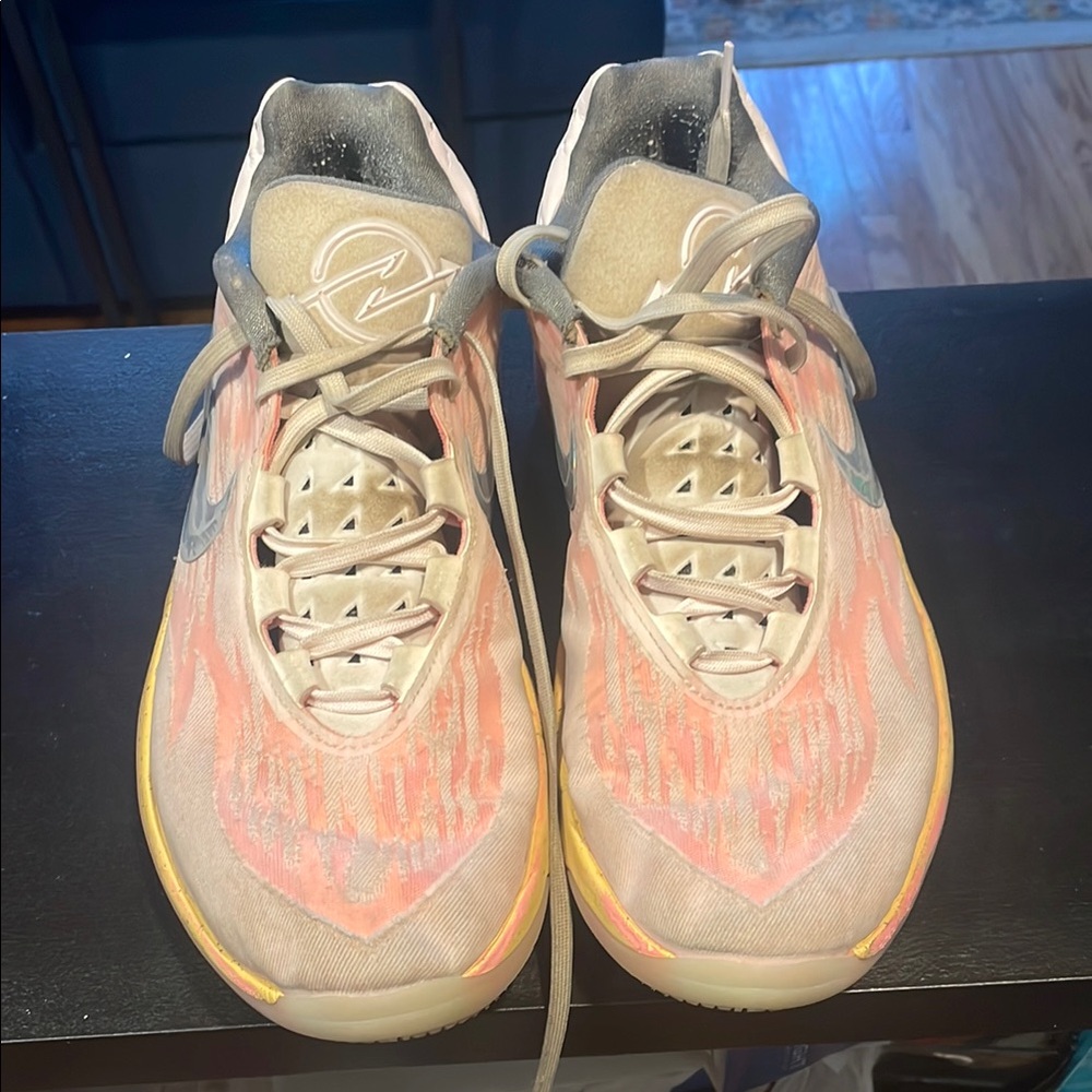 Stylish Pink and Gray Athletic Sneakers/ Nike Gt cut 2 Pink lemonade